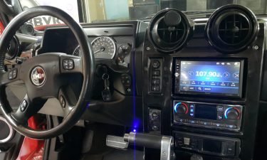 Монтаж автомонитора